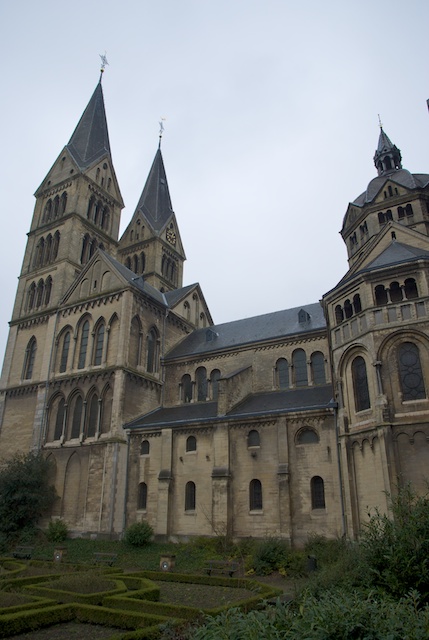 3. OL. Vrouwe Munsterkerk*