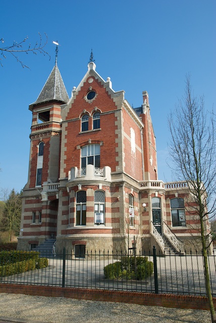 94. Huis*