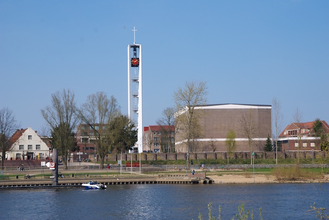 98. Torenklok