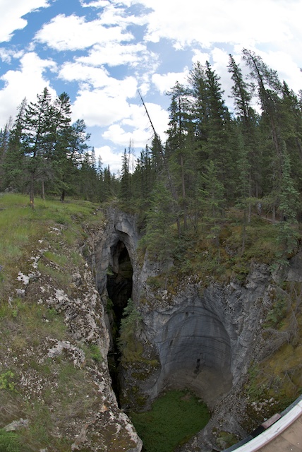 732. Maligne Canyon*