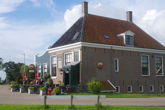 48. Heerenhuis