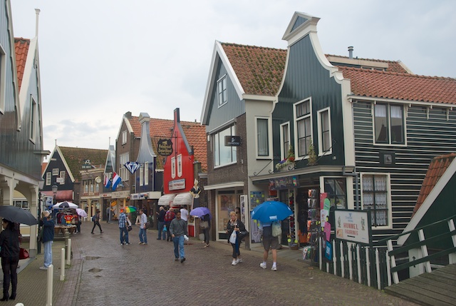 8. Volendam