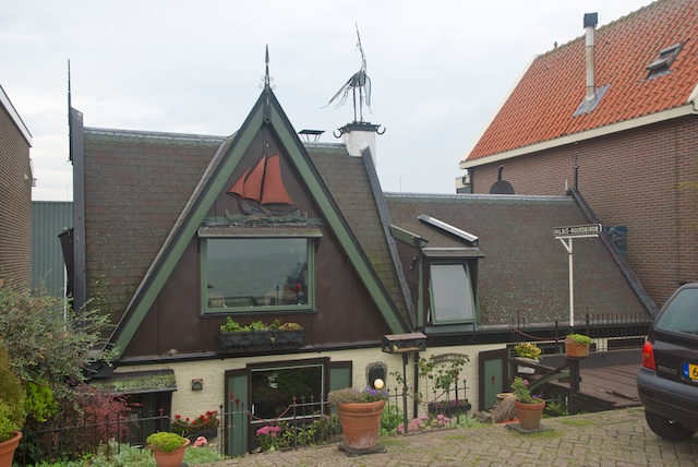 9. Volendam