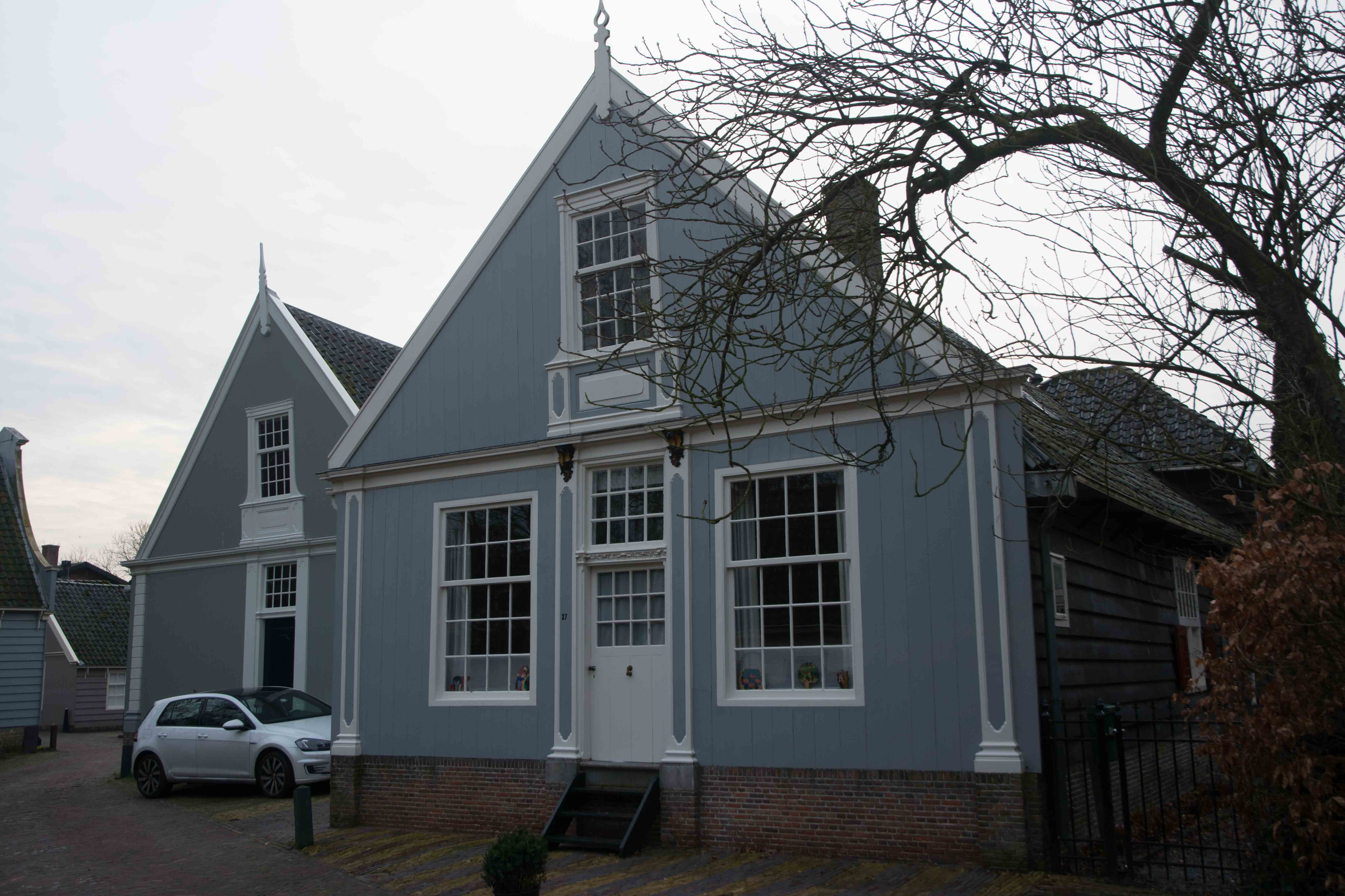 68. Broek in waterland