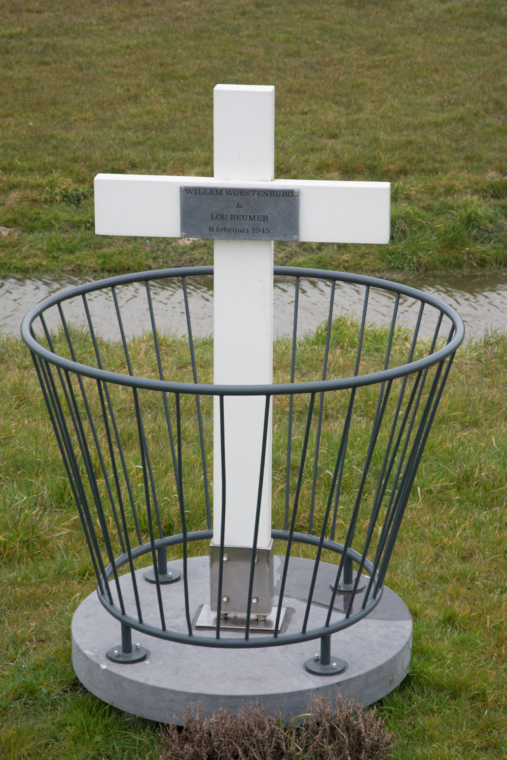 15. Monument