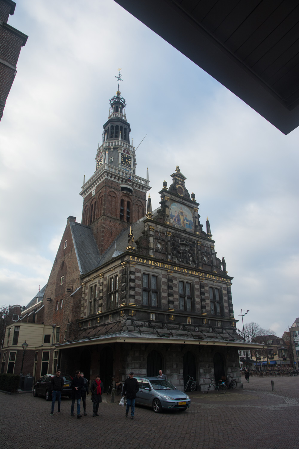 56. Waag