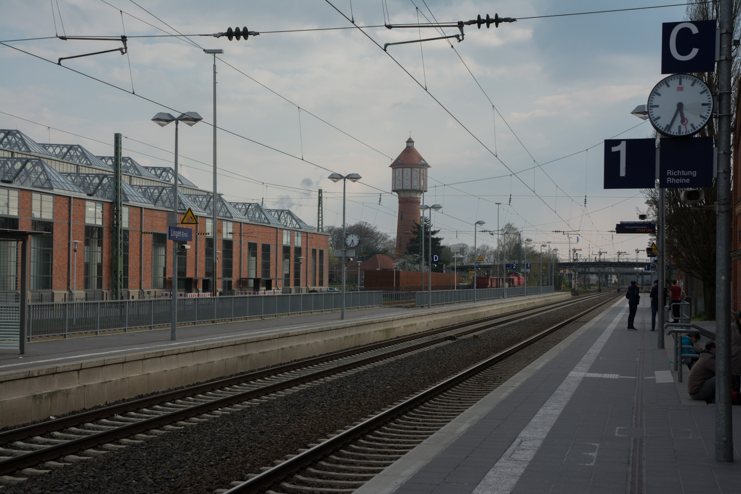 128. Spoor