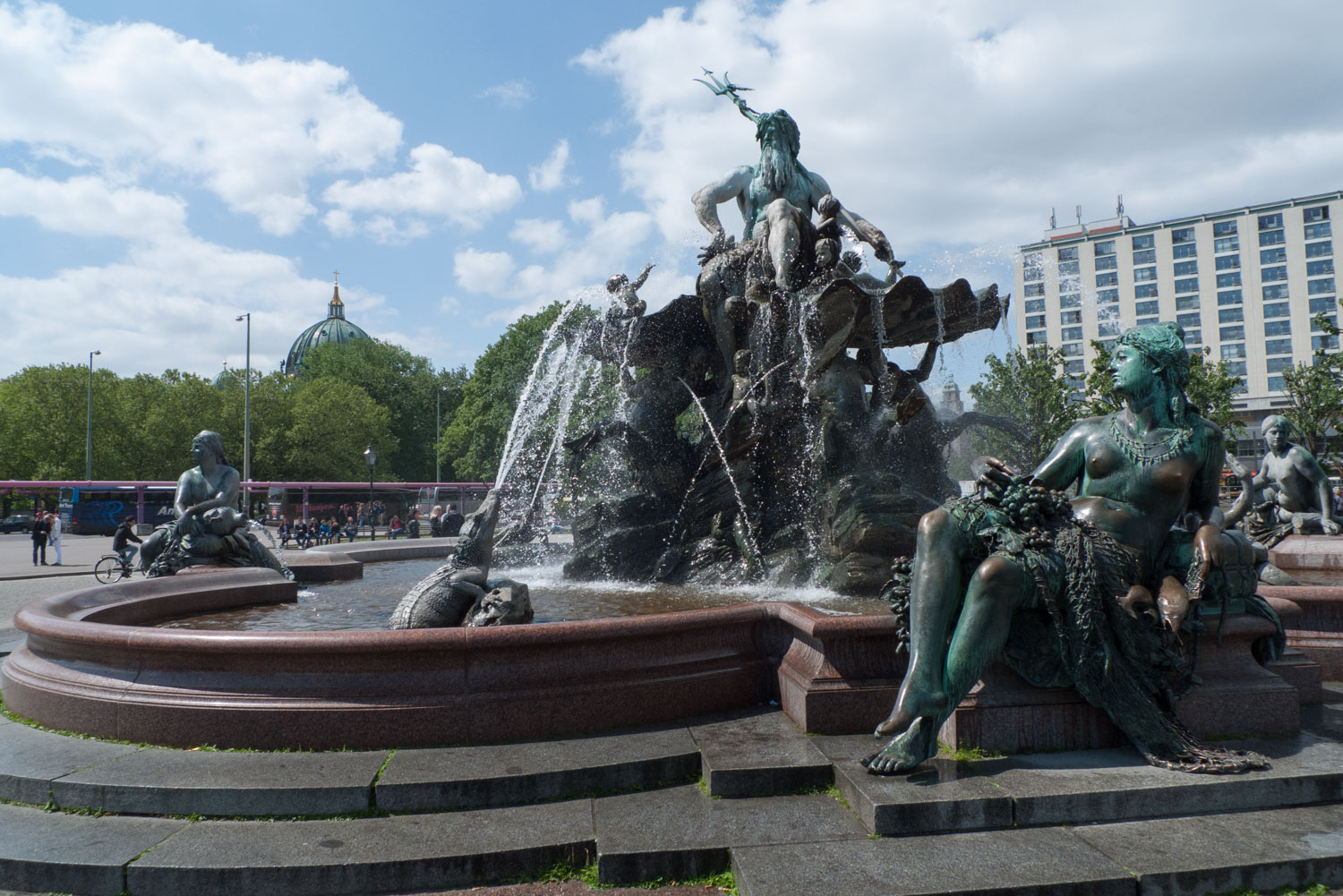 287. Neptunbrunnen