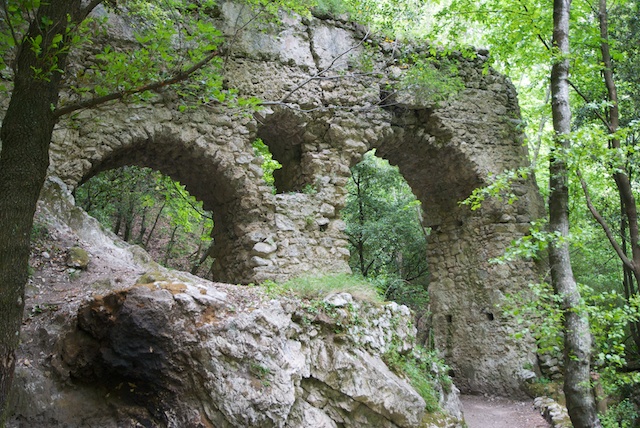 305. Aquaduct