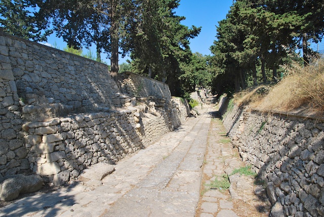 372. Knossos