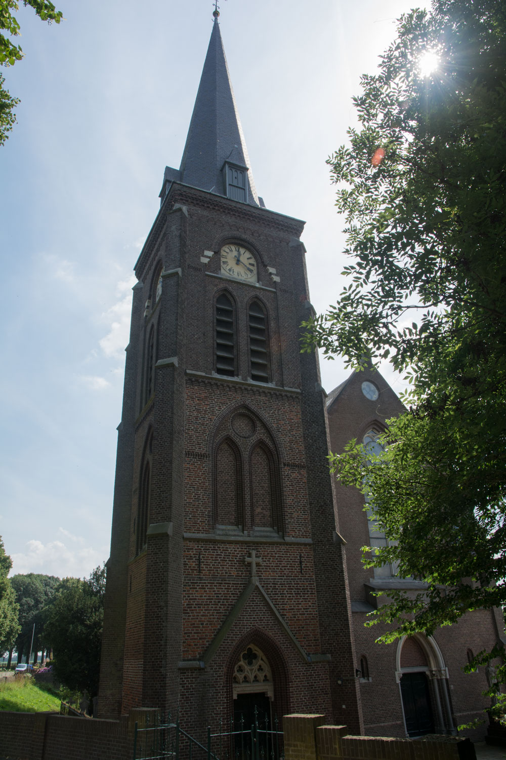 137. Kerk