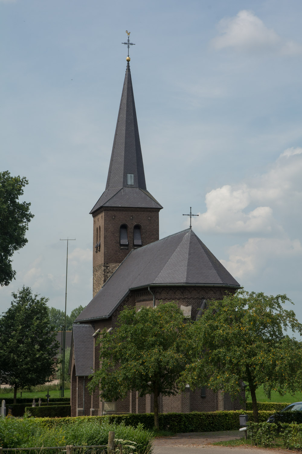 144. Kerk Neerlangel