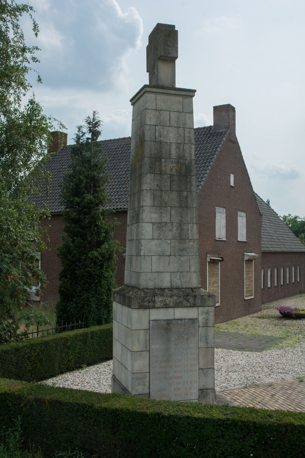 195. Monument