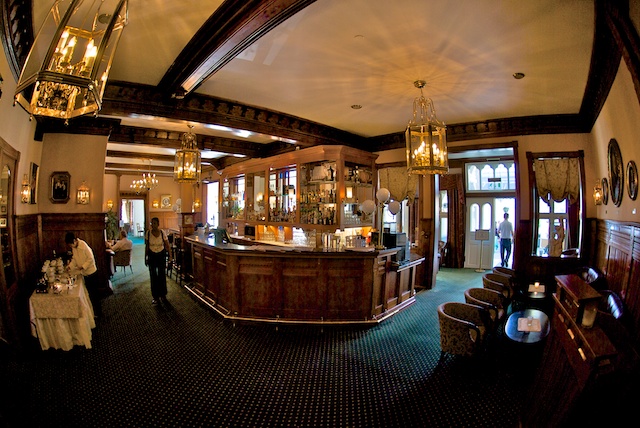 874. Lounge