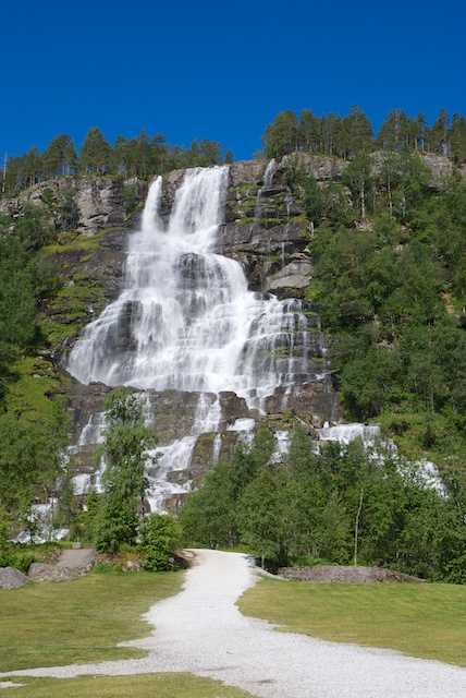 875. Tvinnefossen