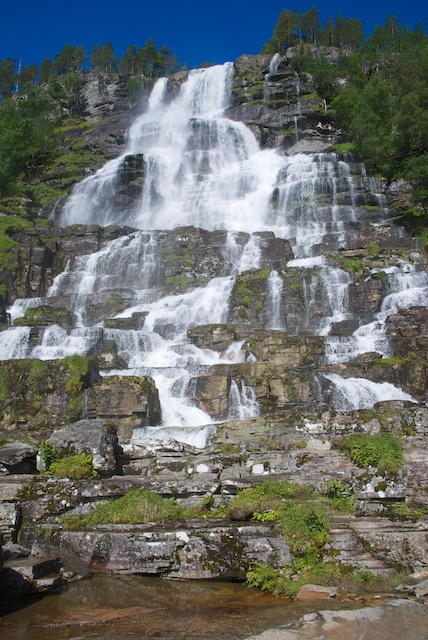 876. Tvinnefossen