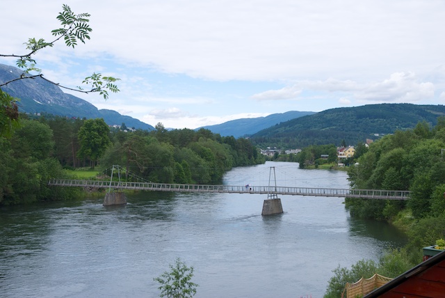 892. Hangbrug
