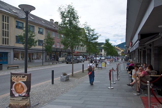 893. Centrum