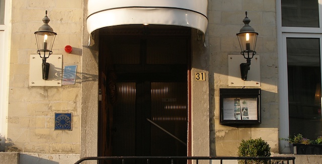 35. Samsam