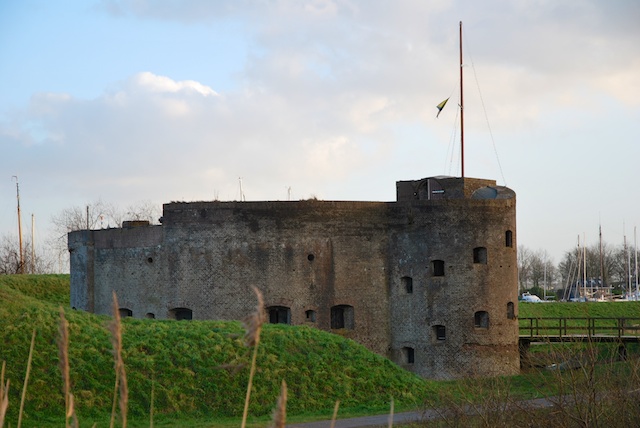 35. Torenfort