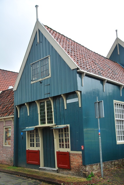 64. Houten huis