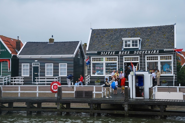 71. Marken