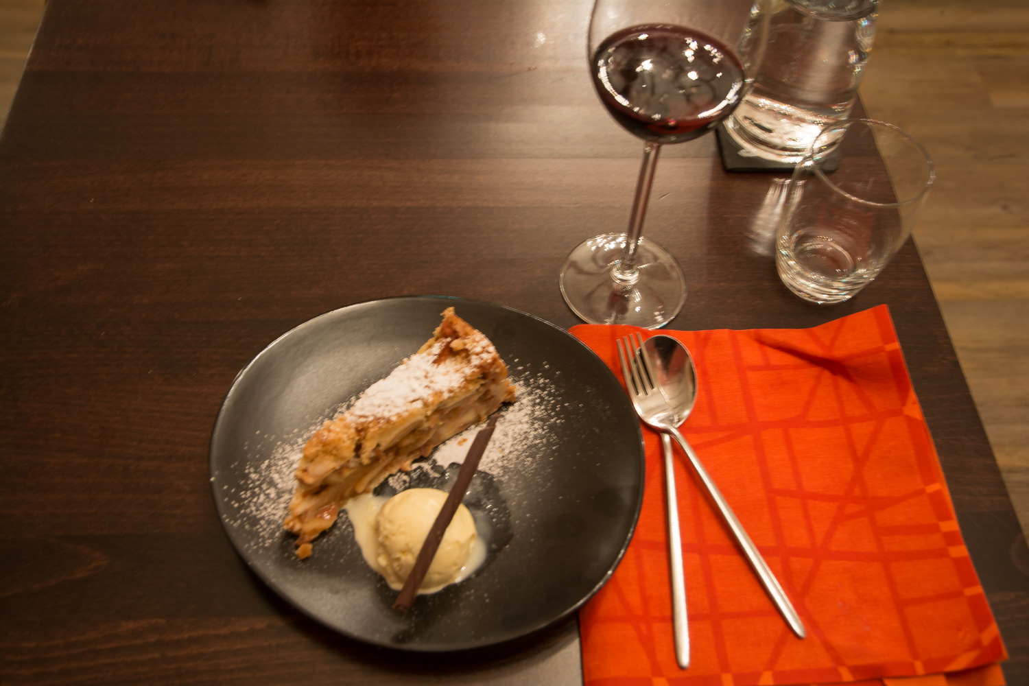 8-appeltaart-met-huisgemaakt-vanilleijs-_